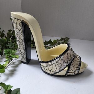 Large Resin High Heel Shoe Vanity Display